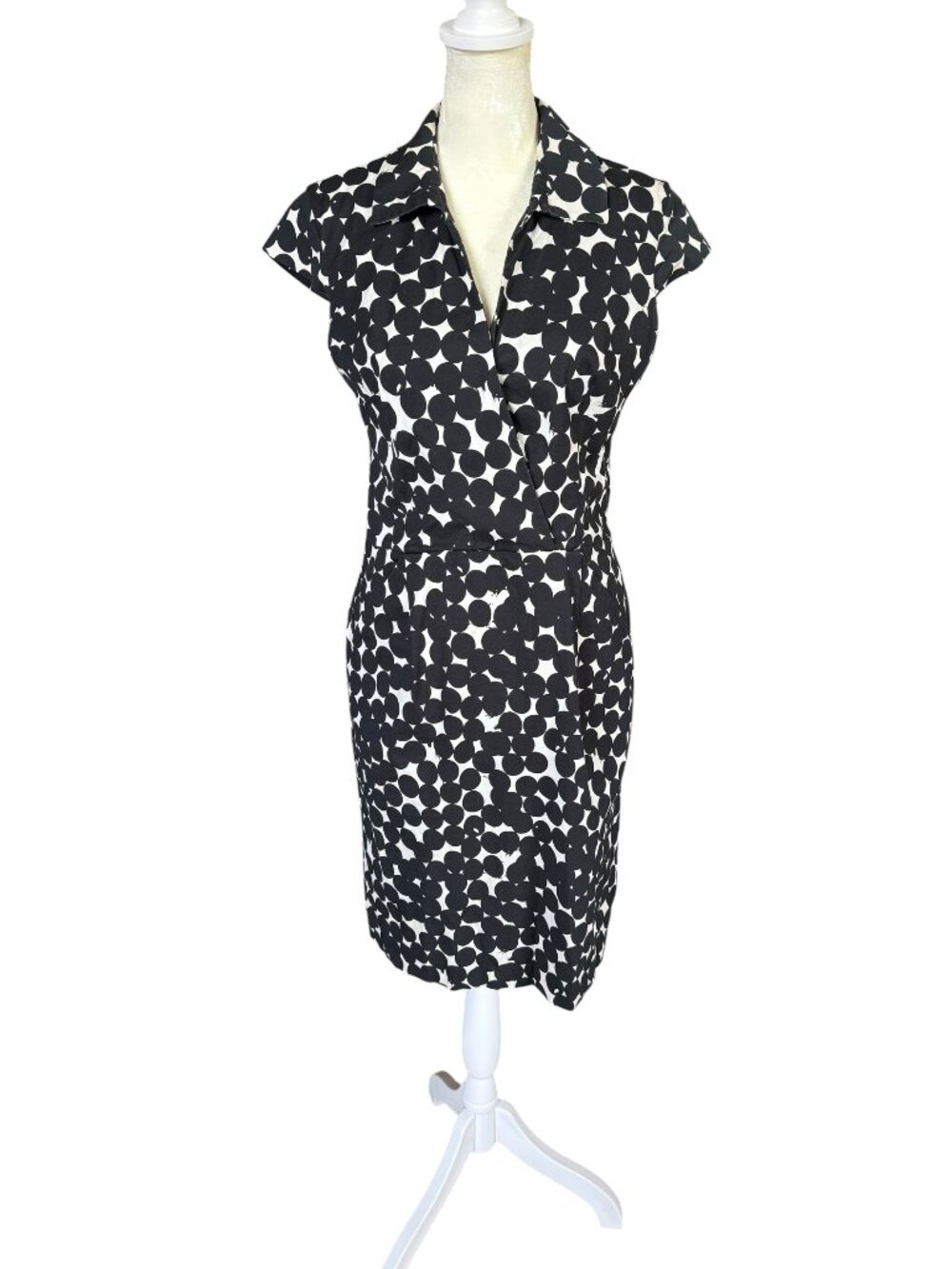 Ann Taylor women's sheath dress cream with bold black polka dots lined size 4